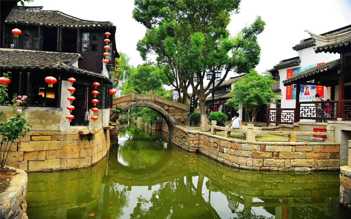 周海媚追思会在香港举行，感人一幕：意外艺人惊喜现身！